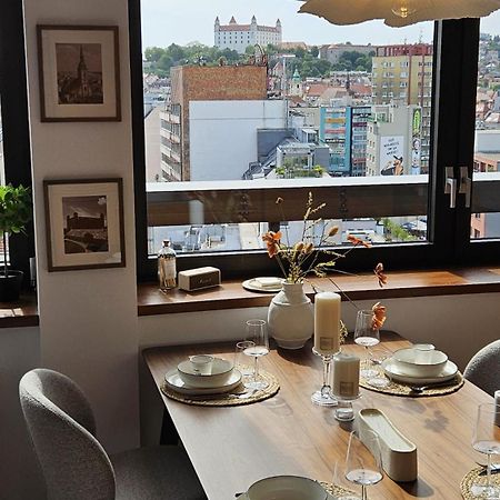 Panorama View Design Apt In Old Town - Free Parking Bratislava Exterior foto