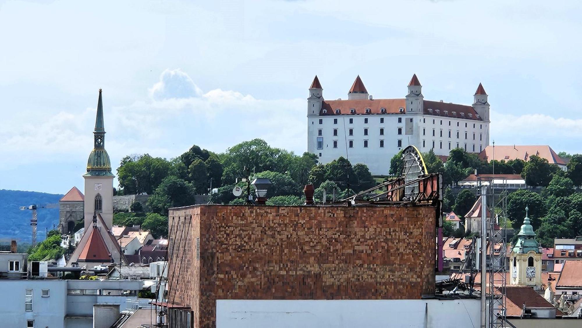 Panorama View Design Apt In Old Town - Free Parking Bratislava Exterior foto