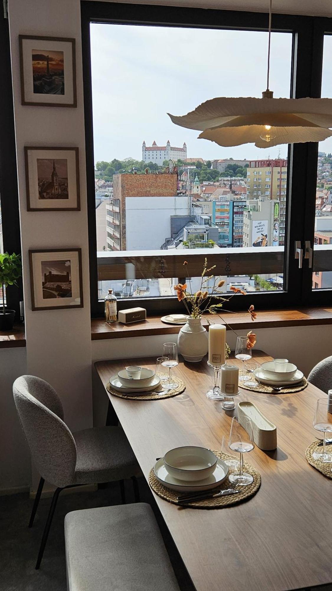 Panorama View Design Apt In Old Town - Free Parking Bratislava Exterior foto